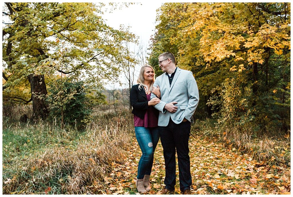 bloomington-illinois-engagement-session-fall-engagement-erin-roger